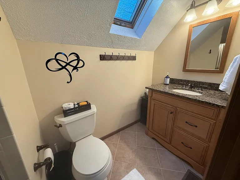 102 Surrey Ln — Photo 24