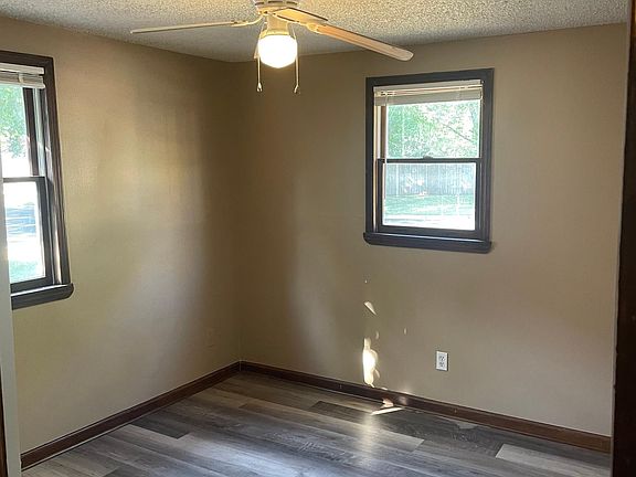 3rd image of 850 N Dellrose Ave