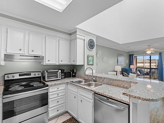 4th image of 207 N Ocean Blvd. #340