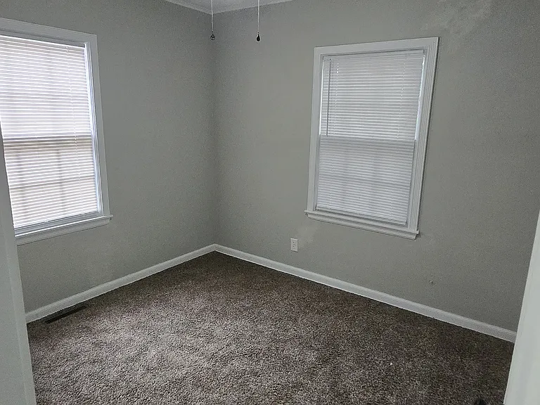 603 S Pershing Ave — Photo 8