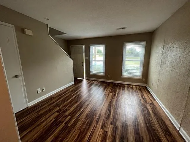 420 Bethel St — Photo 8