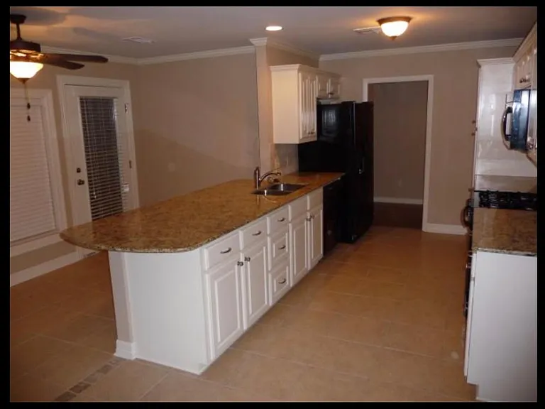 1331 Palmetto Rd — Photo 5