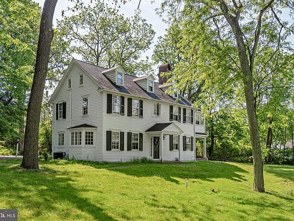 5th image of 1404 E Butler Pike