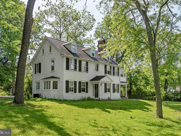 1404 E Butler Pike, Ambler, PA 19002