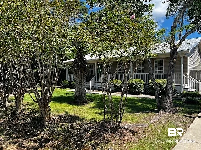3 bed, 2.0 bath, 1144 sqft, $2,300 — Photo 2