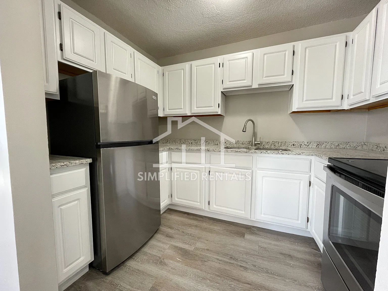 3 bed, 1.5 bath, 1100 sqft, $2,350 — Photo 3