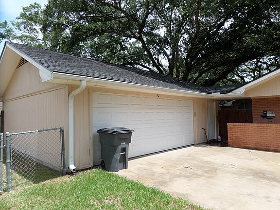 4th image of 2713 Oak Dr