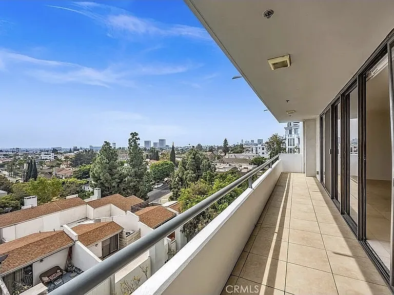 10660 Wilshire #309 — Photo 15