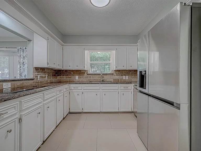 8110 Bent Oak Ln — Photo 16