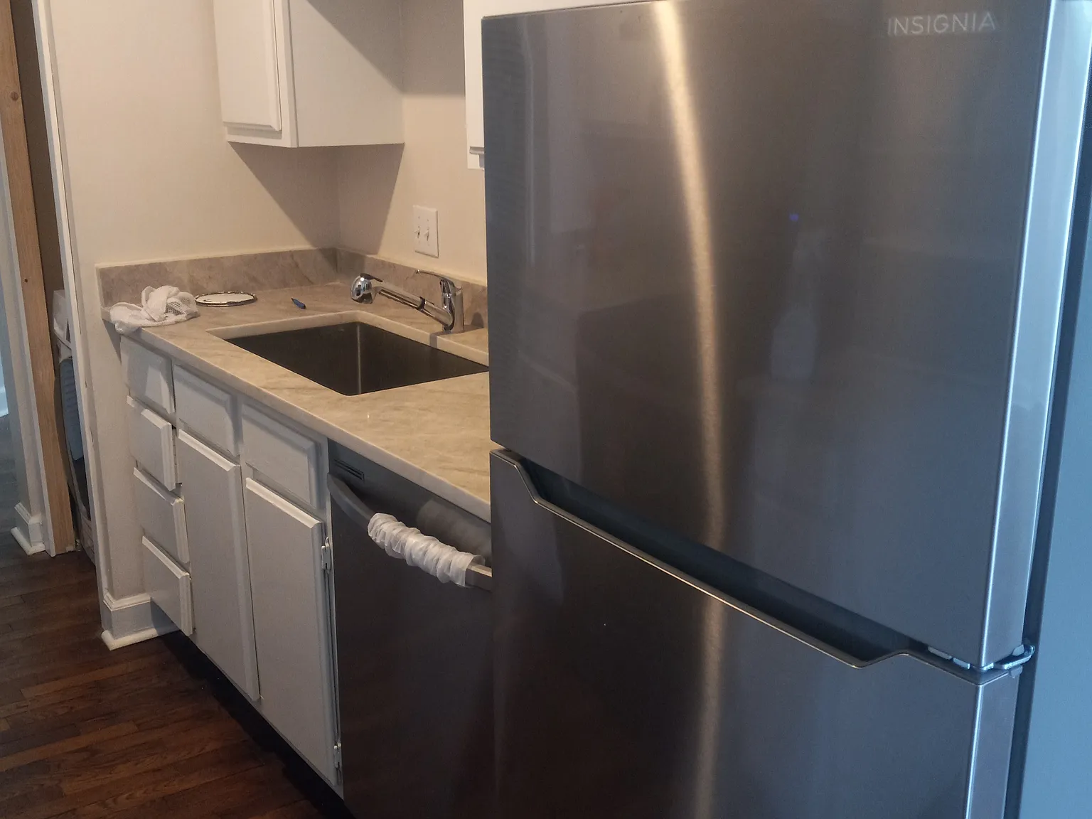 1 bed, 885 sqft, $1,450 — Photo 3