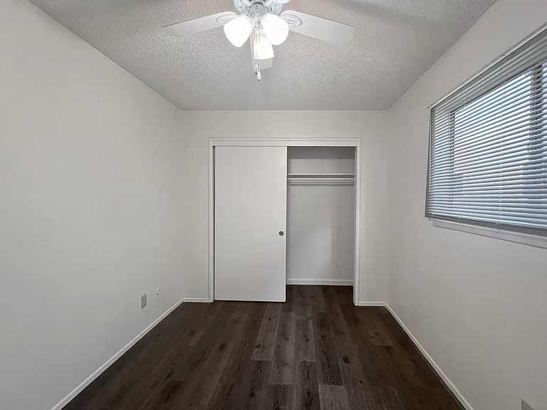 Ethan Apartments — Photo 43