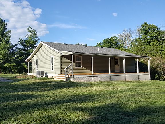 4th image of 556 Masters Ln