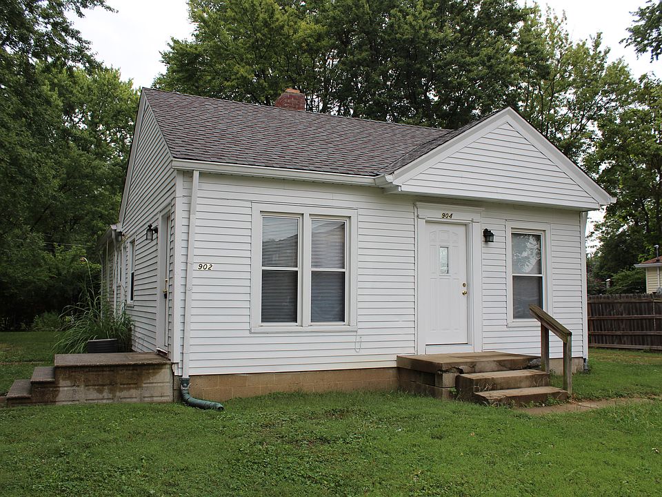 1st image of 904 Lawrence Ave