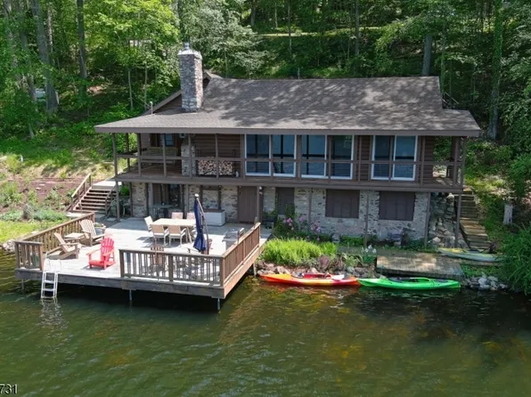 58 E Shore Trl, Sandyston Twp., NJ 07826