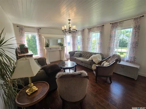 1306 Assiniboia AVENUE, Grenfell, SK S0G 2B0