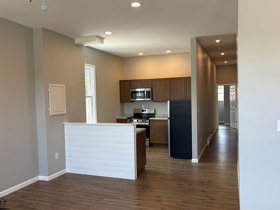 1st image of 703 7th Ave #2