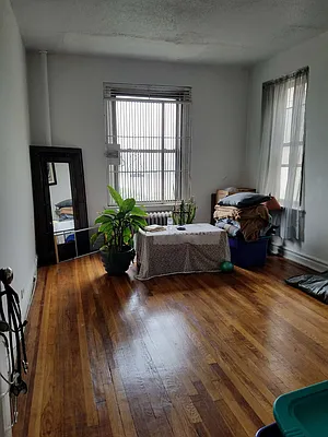 Rented by Urban Real Estate Property Group Inc | media 15