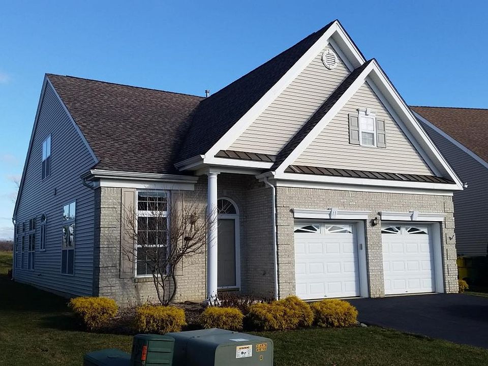 1st image of 11 Jumping Brook Dr