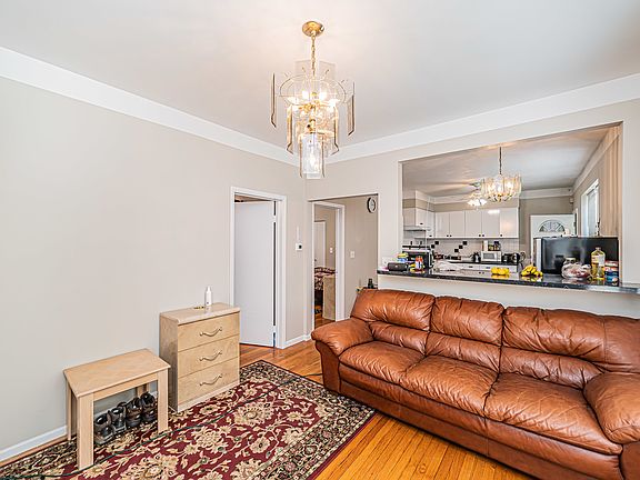 4th image of 5732 W Ainslie St