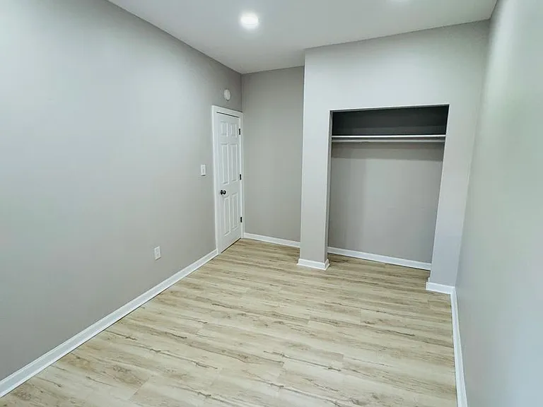 53-55 Henry St #57 — Photo 7