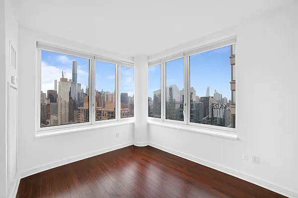 Rented by Nest Seekers International | media 41