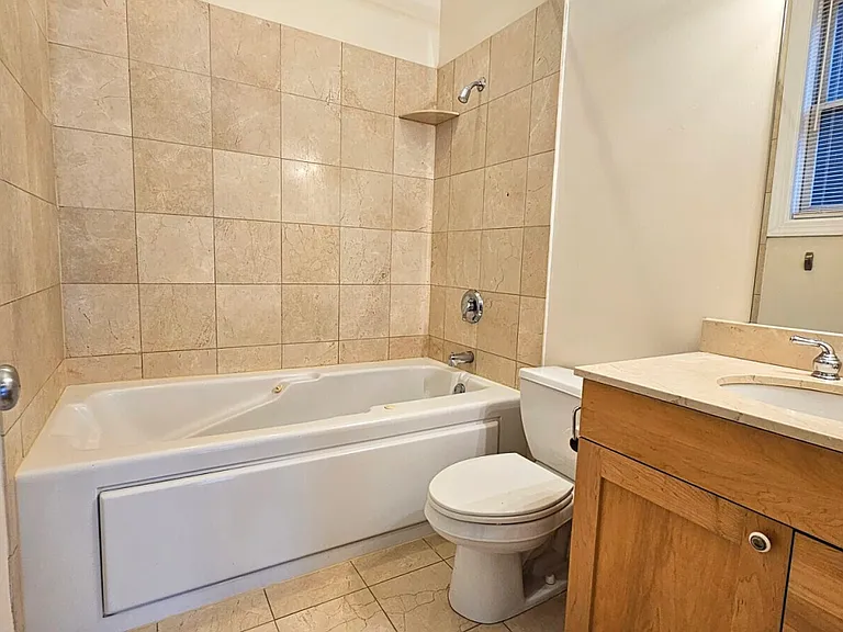 508 N Hartland Ct #2S — Photo 8