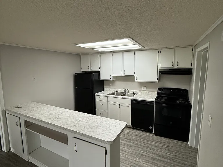 10-64 Hampshire Dr #60 — Photo 5