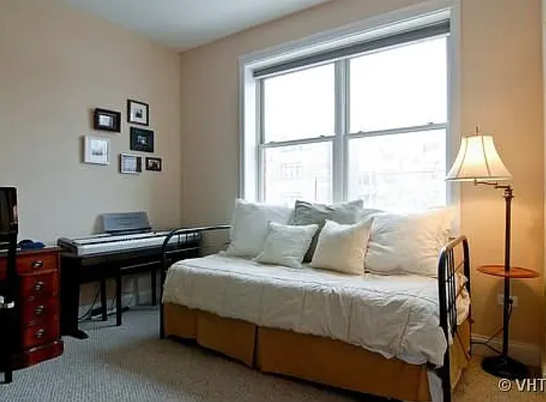2310 W Saint Paul Ave #202 — Photo 8