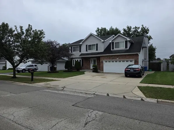 461 Polo Club Dr, Glendale Heights, IL 60139