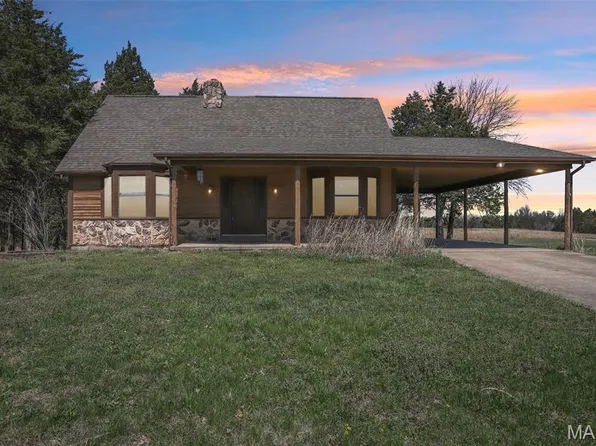 4455 Cedar Tree Ln, De Soto, MO 63020