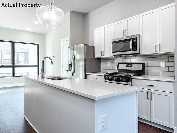 5th image of 1106 Oak St #17