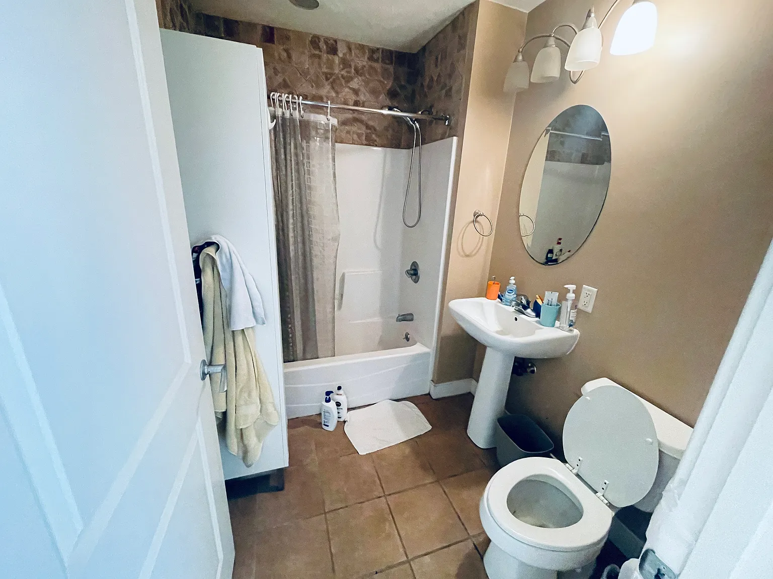 2 bed, 1007 sqft, $3,400 — Photo 3