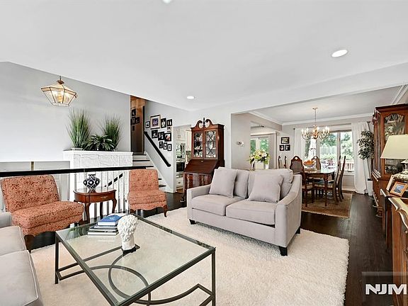 5th image of 106 Pascack Avenue
