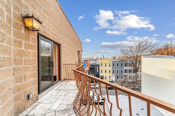 Rented by Vector New York, LLC | media 10