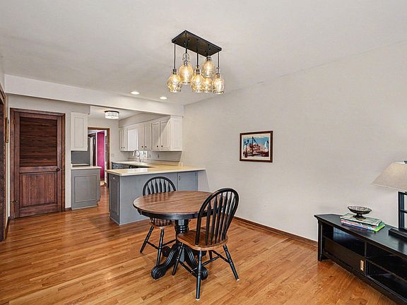 5th image of 2966 Simpson St