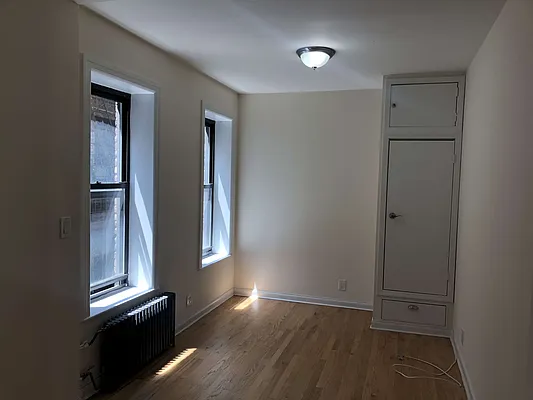 Rented by Waverly Realty Associates | media 10