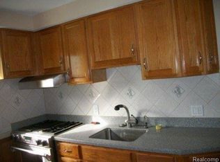 21687 Doepfer Rd, Warren, MI 48091