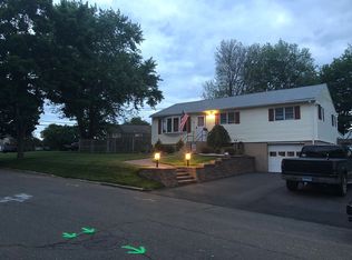 16 Flaum Dr, West Haven, CT 06516