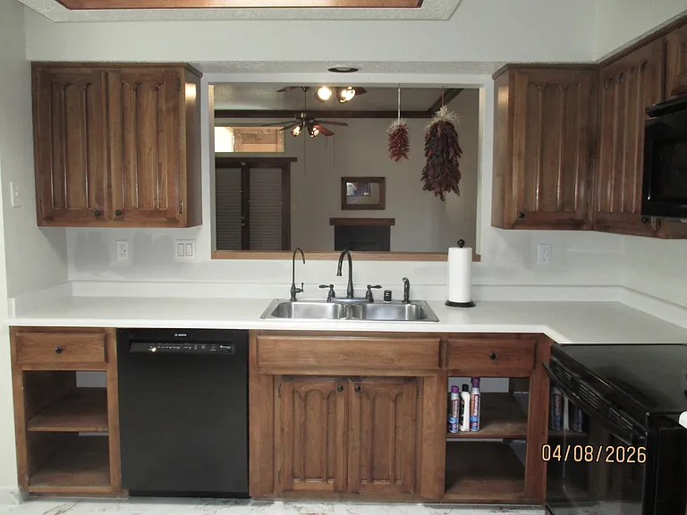 10409 Camino Del Oso NE — Photo 5