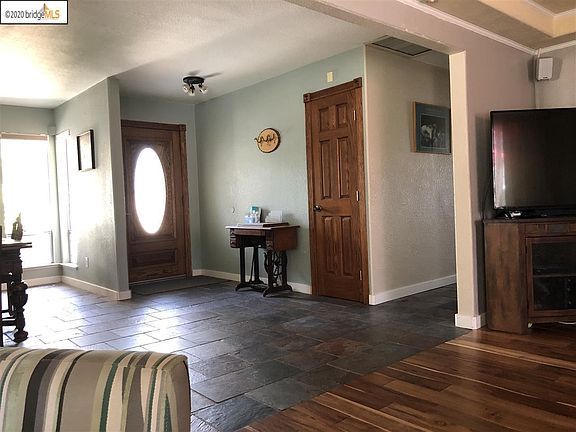 2nd image of 2377 Hilliard Cir