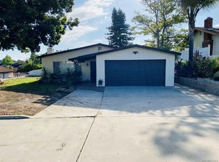 1006 Knoll Park Ln, Fallbrook, CA 92028