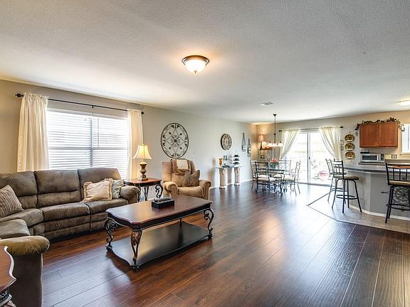 5th image of 2141 Benning Way