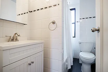 Rented by Rita S Citrin, LREB