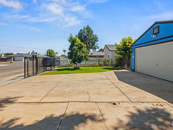 4th image of 717 Iris St