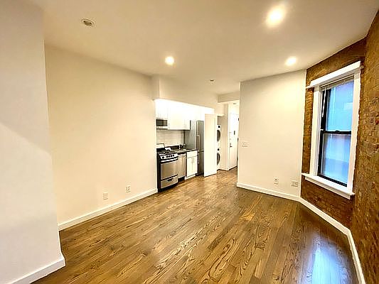 3rd image of 237 E 58th St APT 2C
