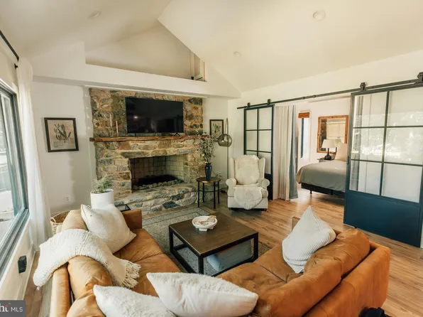 167 Poplar Ln, Bluemont, VA 20135