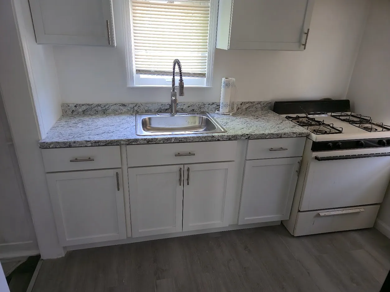 3 bed, 727 sqft, $1,500 — Photo 2