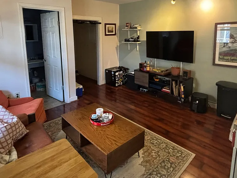 111 S Market St #C — Photo 10