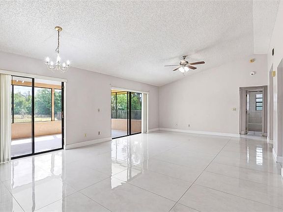 5th image of 871 LAMPLIGHTER DRIVE NW