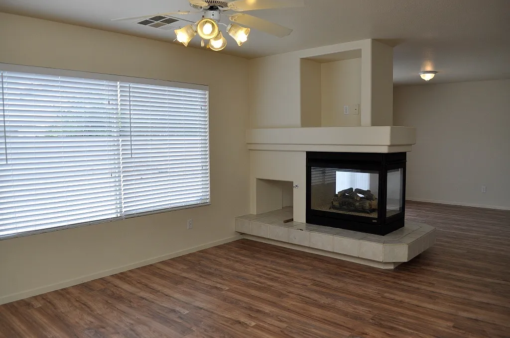 Beautiful Home in Silverado Ranch. — Photo 3